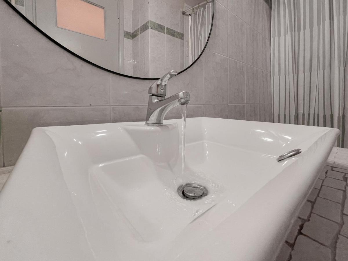 Cute 1Br Apt With Balcony In The Heart Of The City 雅典 外观 照片